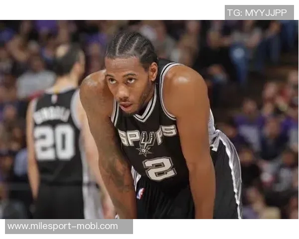 快船发布莱昂纳德周最佳海报战神卡限时返场再创辉煌