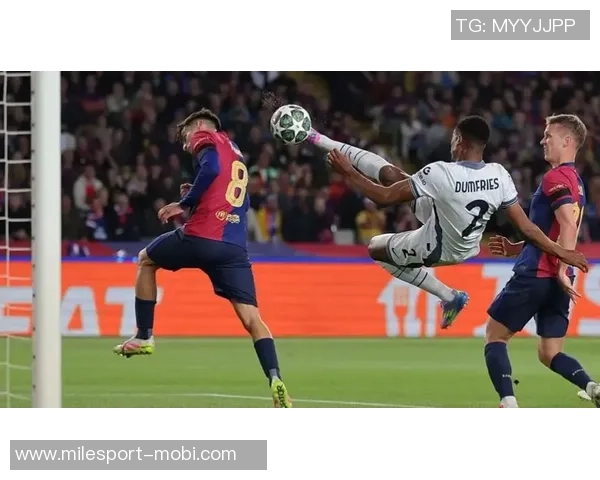 本塞拜尼精彩侧钩破门被判越位无效比赛悬念再起 本塞拜尼精彩侧钩破门被判越位无效比赛悬念再起