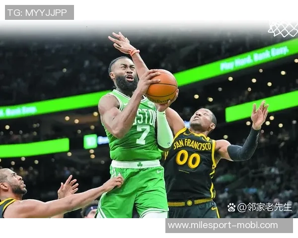 杰伦布朗赞教练团队精心指导与队友们的全力拼搏成就战绩辉煌